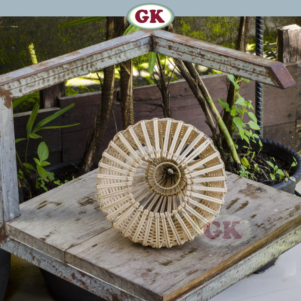 Kap Lampu Kafe BASIC 12 Lampu Gantung Rotan